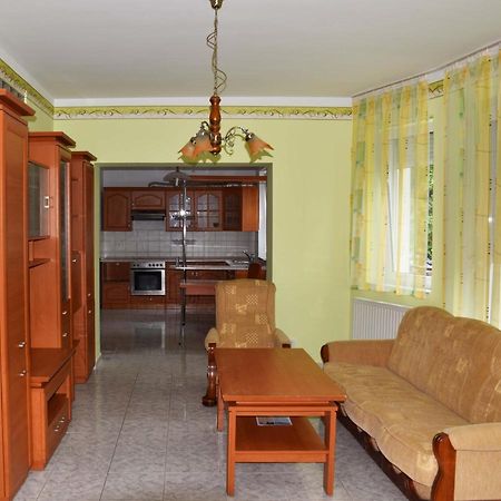 Pilikan Apartments Lenti Dış mekan fotoğraf