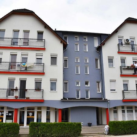 Pilikan Apartments Lenti Dış mekan fotoğraf