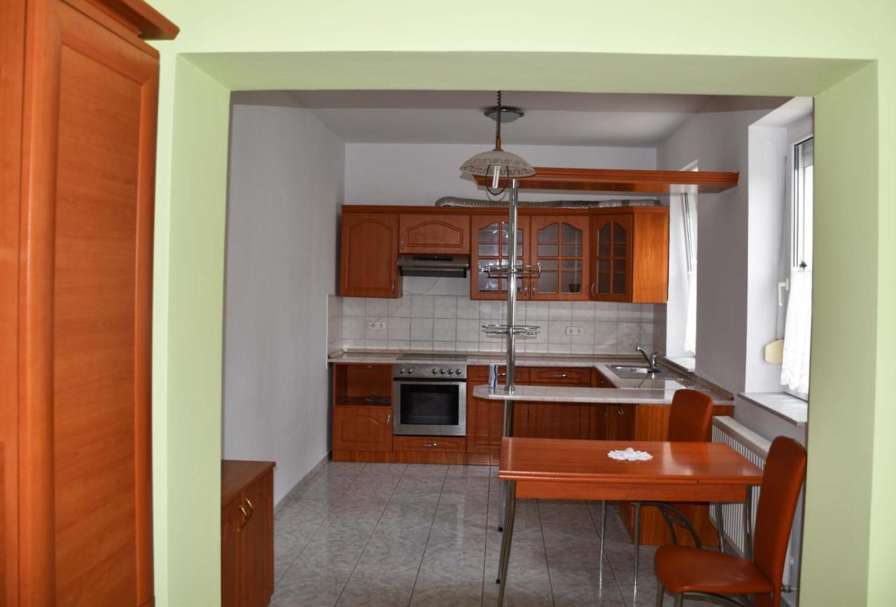 Pilikan Apartments Lenti Dış mekan fotoğraf