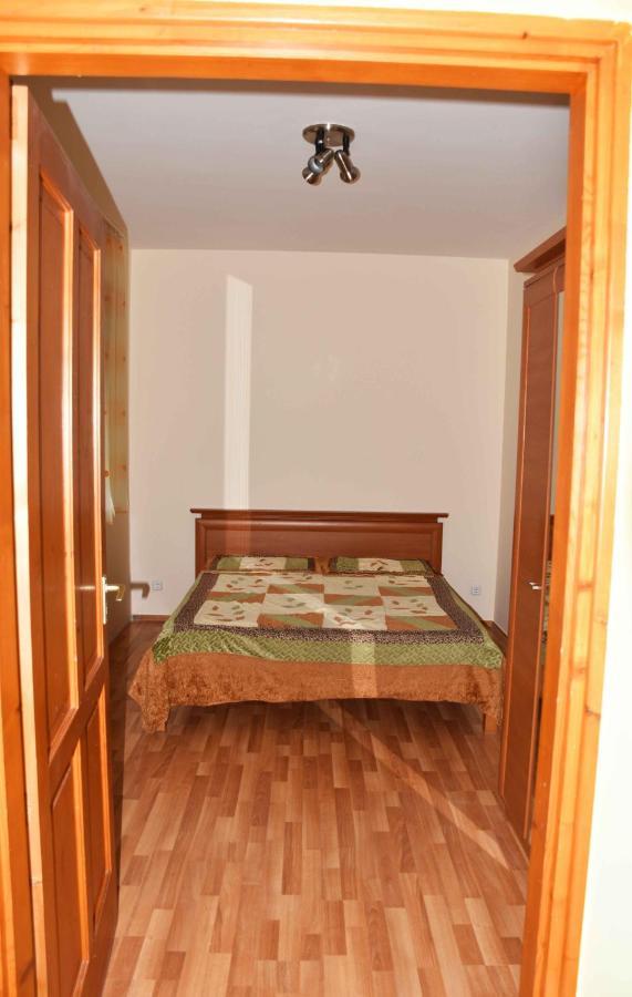 Pilikan Apartments Lenti Dış mekan fotoğraf